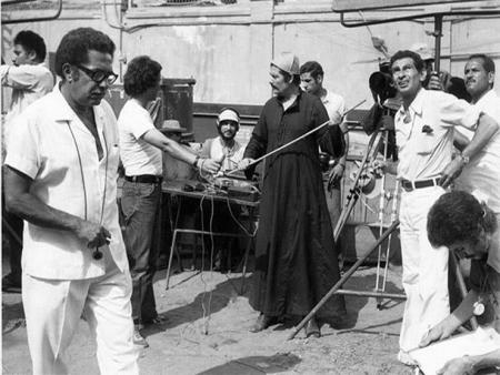 لماذا لم تخلو أفلام يوسف شاهين من الموسيقى والرقص الحكاية